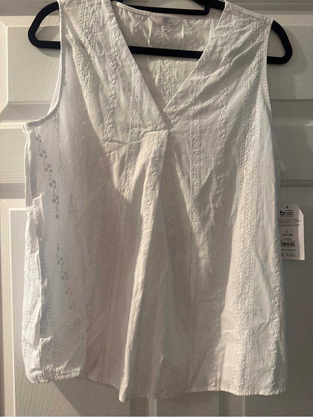 Time and Tru White Embroidered V-Neck Sleeveless Chemise